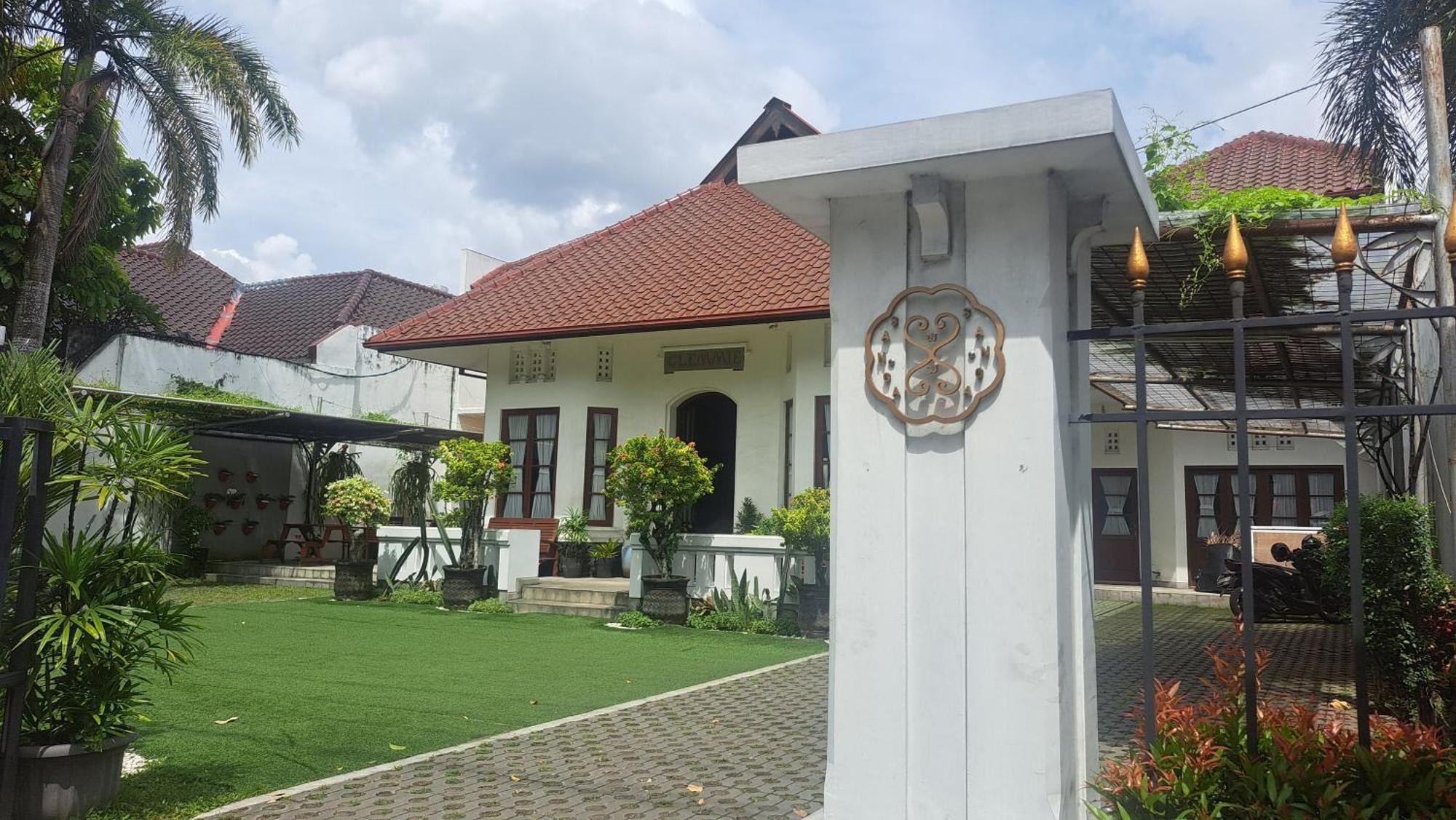 Clemmie Huis Yogyakarta Bagian luar foto